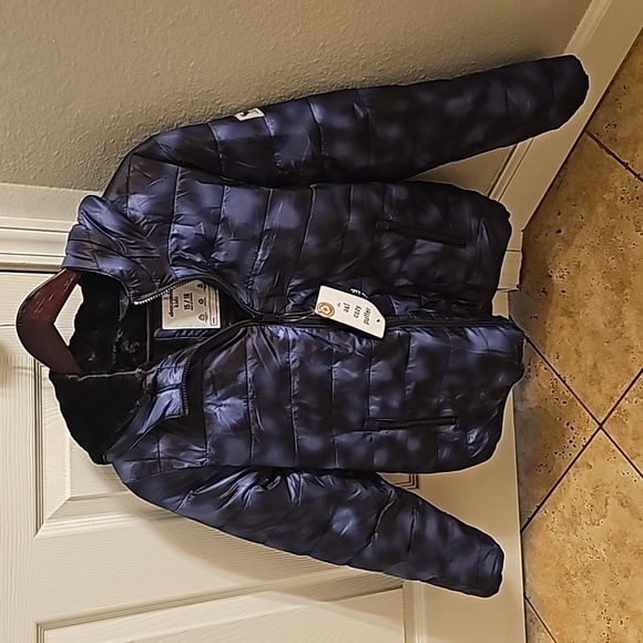 NWT Abercrombie Kids cozy puffer Jacket with Cozy fur lining size